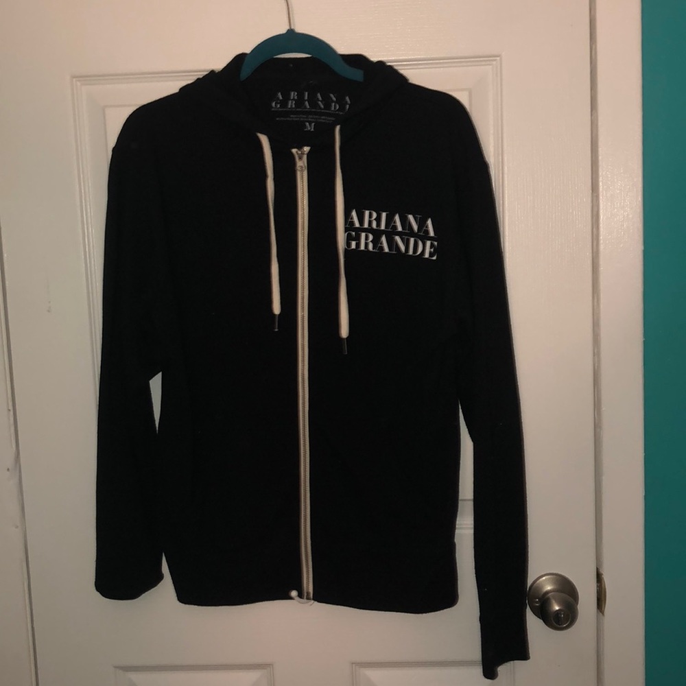 Ariana Grande zip up sweatshirt 💓